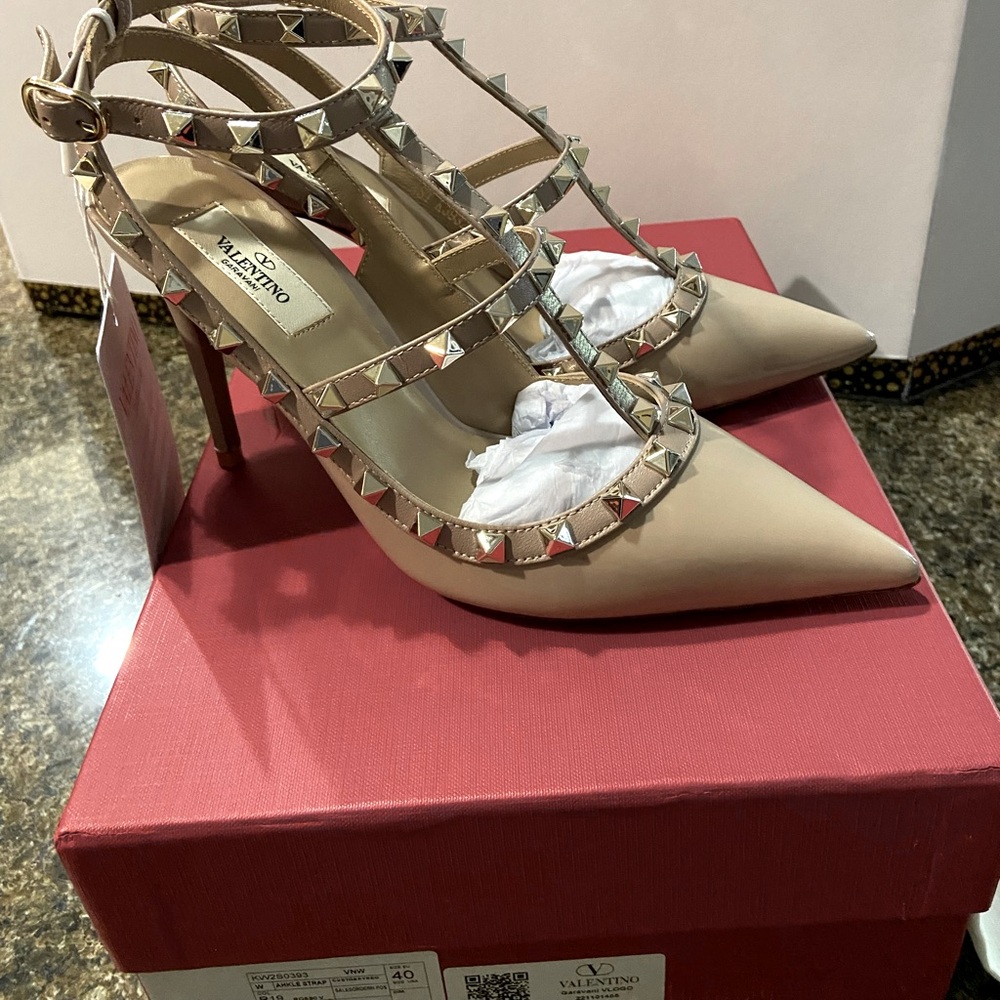 Valentino Patent Nude Rockstud Heel Shoes